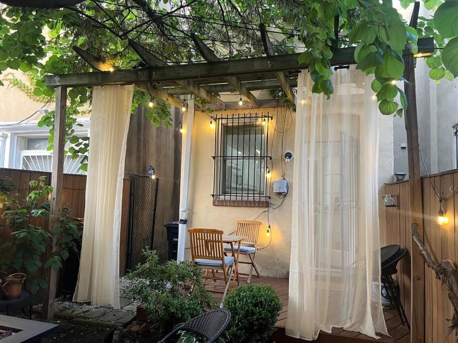 3-Bedroom House With Cute Patio Explore Dc On Foot Вашингтон Экстерьер фото