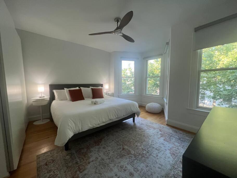 3-Bedroom House With Cute Patio Explore Dc On Foot Вашингтон Экстерьер фото