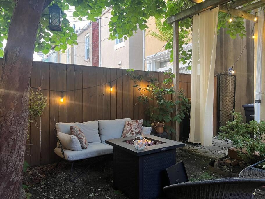 3-Bedroom House With Cute Patio Explore Dc On Foot Вашингтон Экстерьер фото